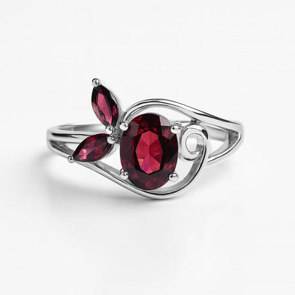 טבעת כסף "לינדה" עם אבני גרנט