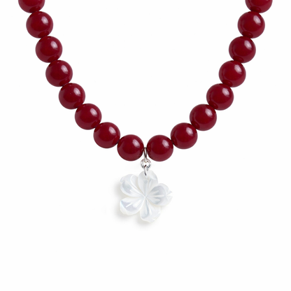 שרשרת ליה בורדו מאבני ג'ייד עם תליון צדף