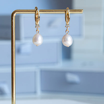 G עגילי פנינה קייסי