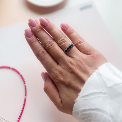 טבעת כסף "איב" עם אבני ספיר