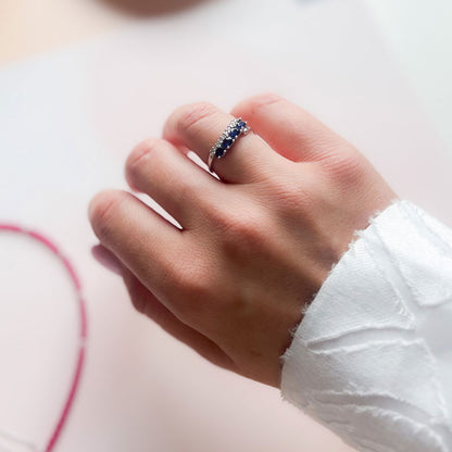 טבעת כסף "איב" עם אבני ספיר