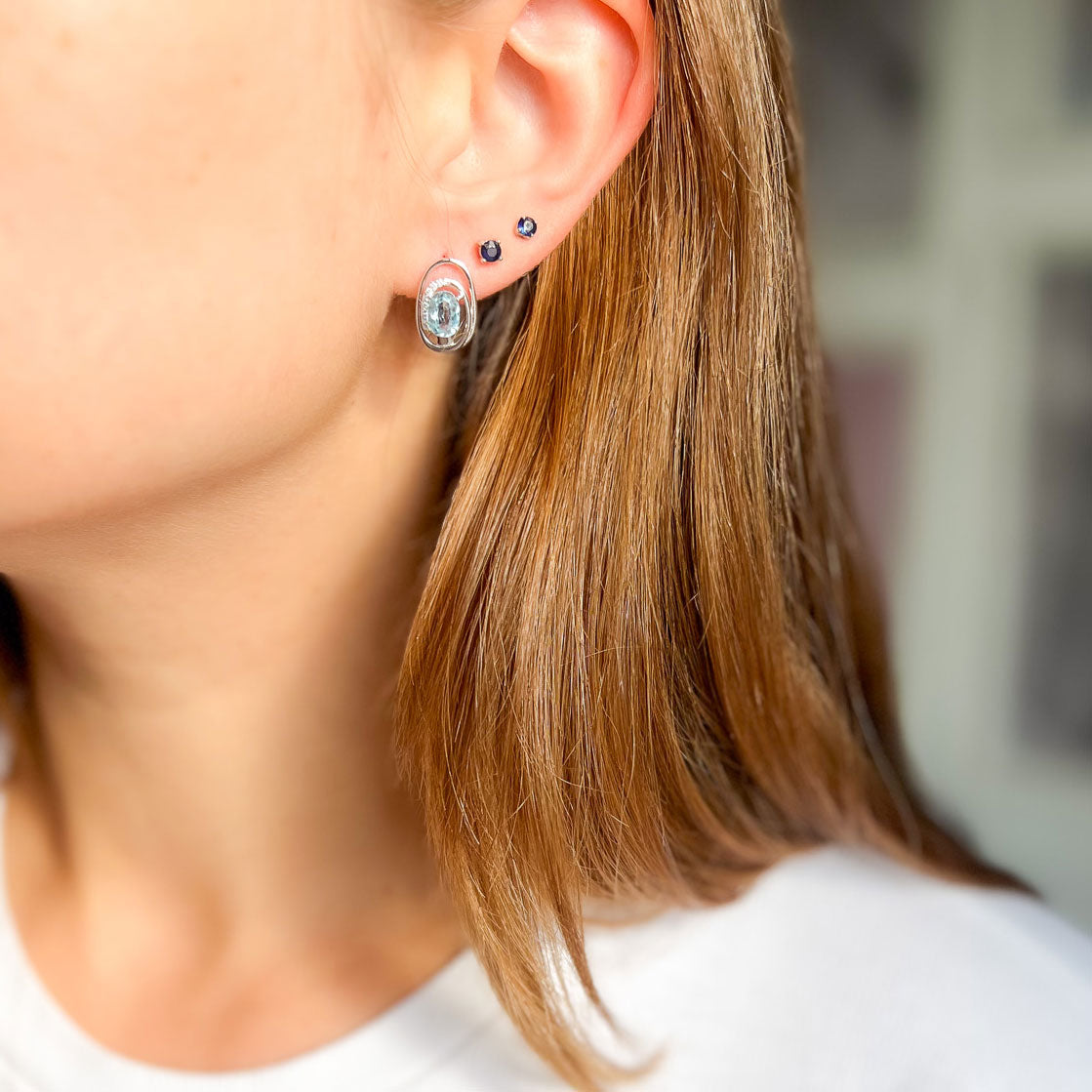 עגילי כסף "גרייס" עם אבני בלו טופז