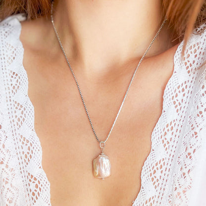 שרשרת כסף "אנה" עם פנינת בארוק ורודה