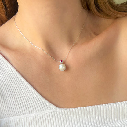 תליון כסף "לירי" עם פנינה ואבן רובי