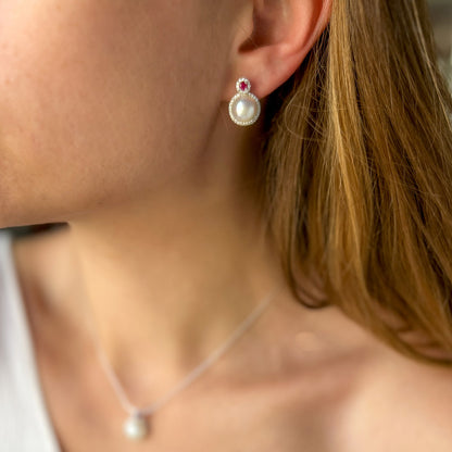 עגילי כסף "לירי" פנינה עם רובי