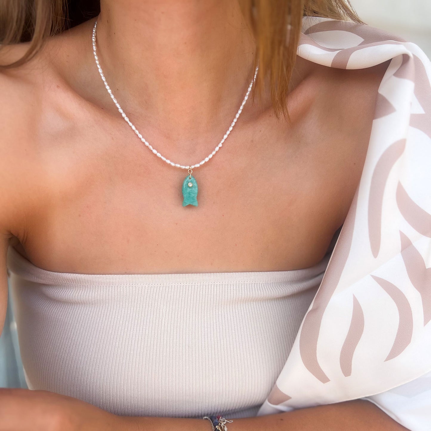 שרשרת פנינים טבעיות עם תליון דג מאמזונייט | מהדורה מוגבלת