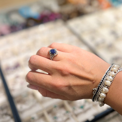 טבעת מכסף טהור "נועה" עם אבן ספיר