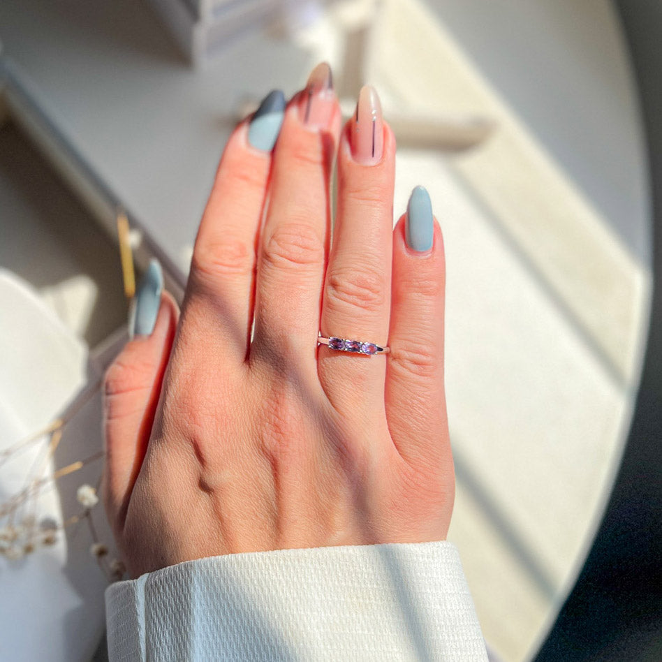 טבעת כסף "אוליב" עם אמטיסט בהירה