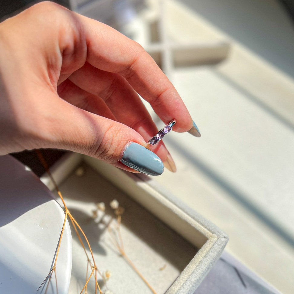 טבעת כסף "אוליב" עם אמטיסט בהירה