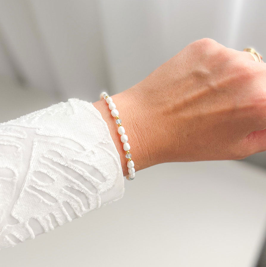 צמיד פנינים בשילוב אבני אקוומרין