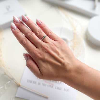 טבעת כסף טסיל עם אבן גרנט ירוק