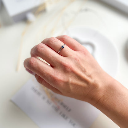 טבעת כסף טסיל עם אבן ספיר