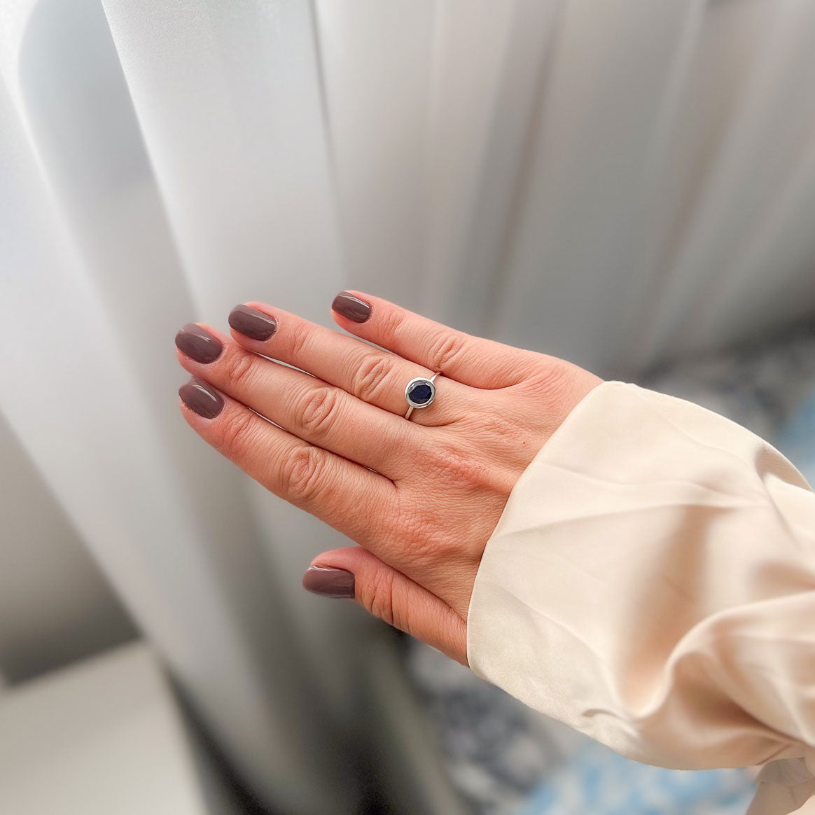 טבעת כסף "טיילר" עם אבן ספיר