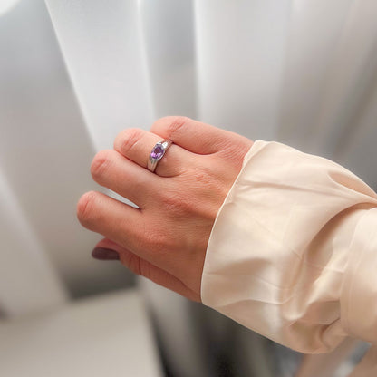 טבעת כסף "ג'ני" עם אבן אמטיסט