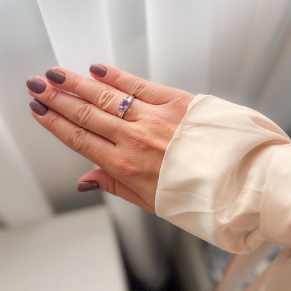 טבעת כסף "ג'ני" עם אבן אמטיסט