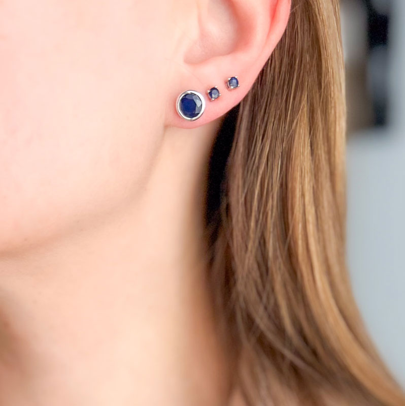 עגילי כסף "טיילר" עם אבני ספיר