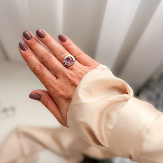 טבעת כסף "אלין" עם אבן אמטיסט