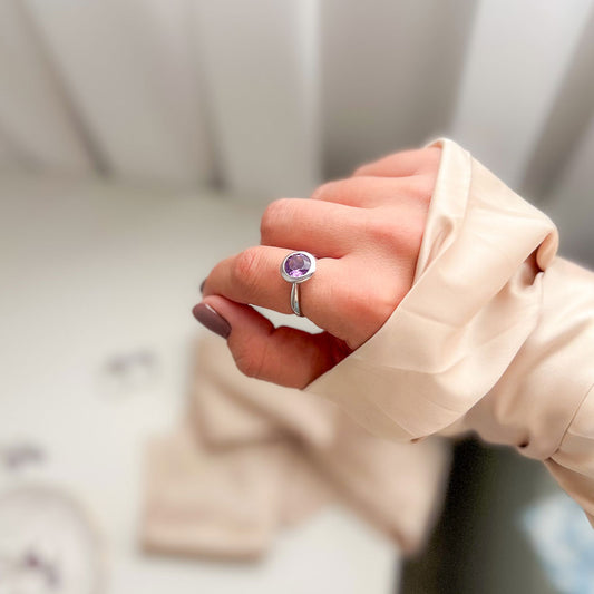 טבעת כסף "ניקול" עם אבן אמטיסט
