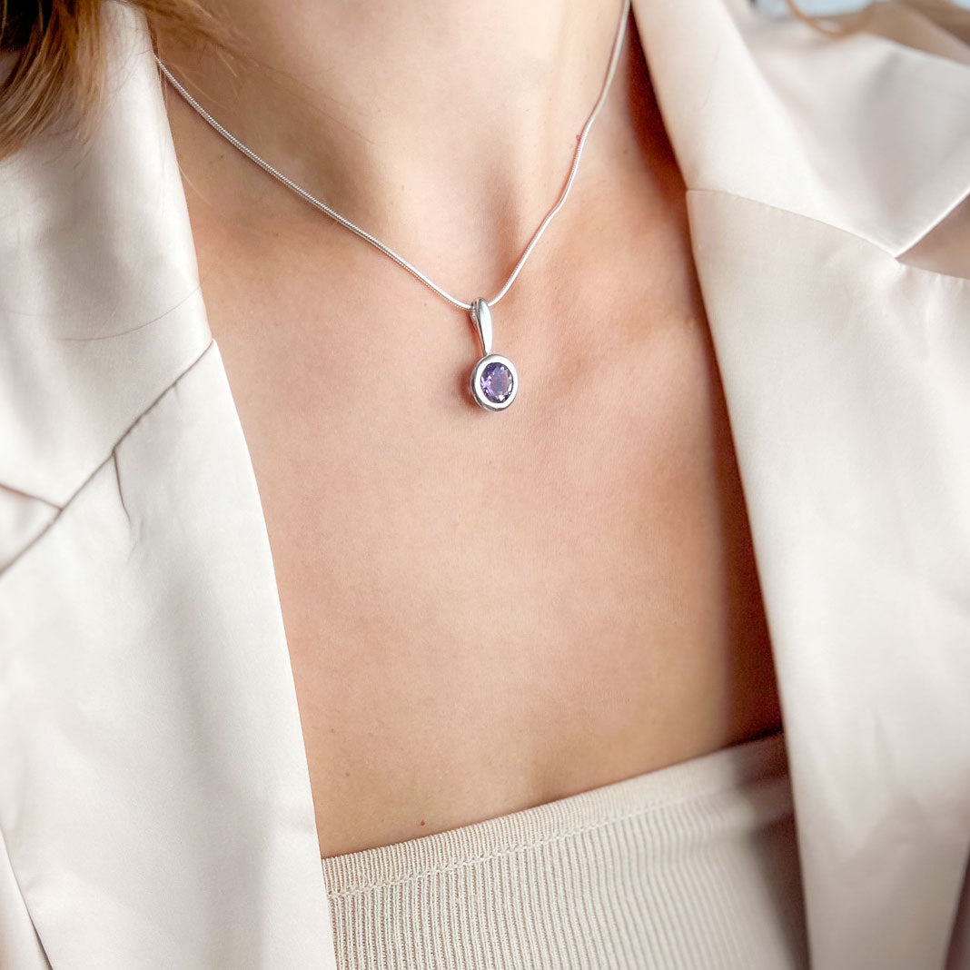 תליון כסף "ניקול" עם אבן אמטיסט