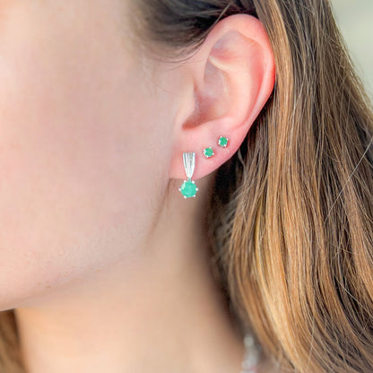 עגילי כסף "מיה" עם אבן אמרלד