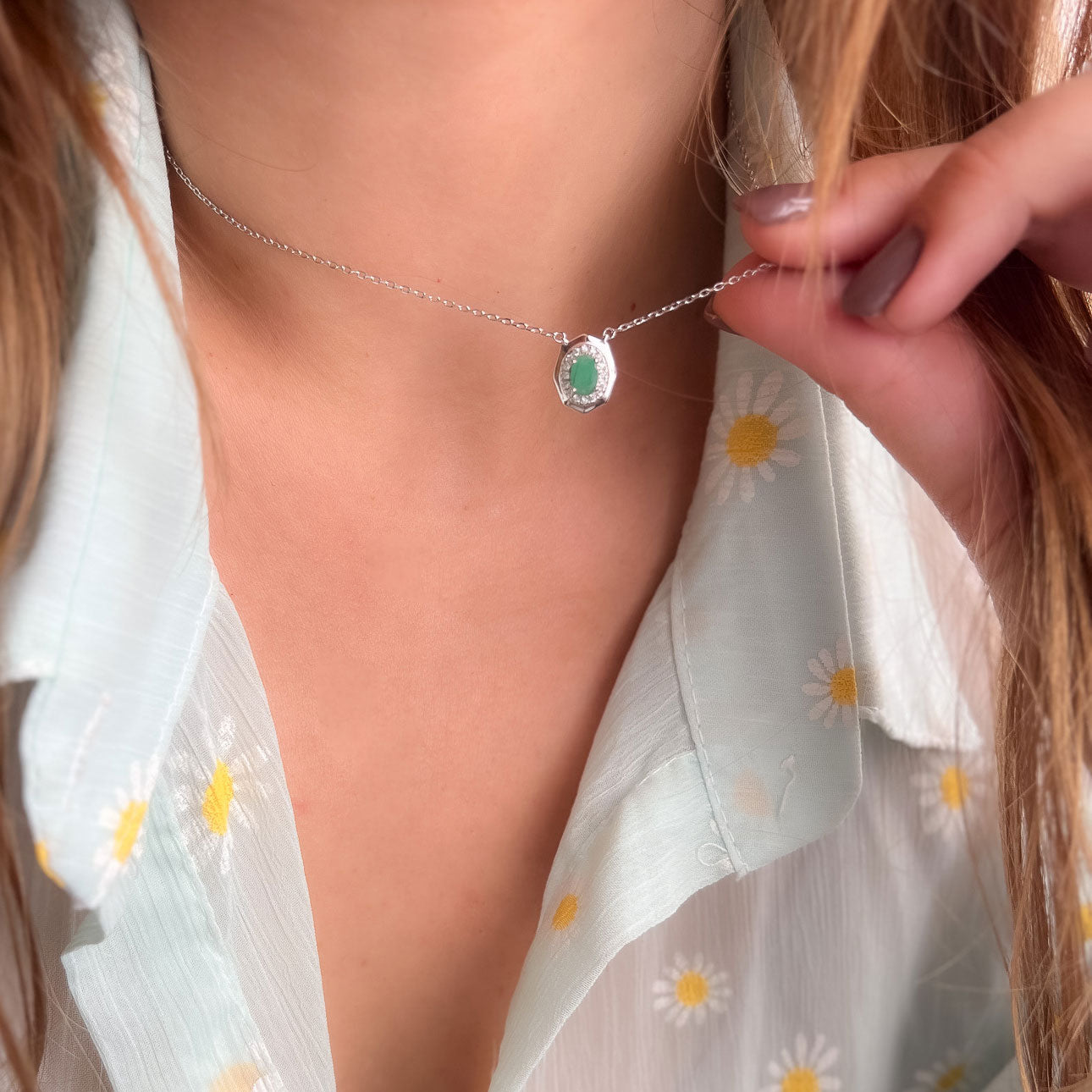 תליון כסף "גפן" עם אבן אמרלד