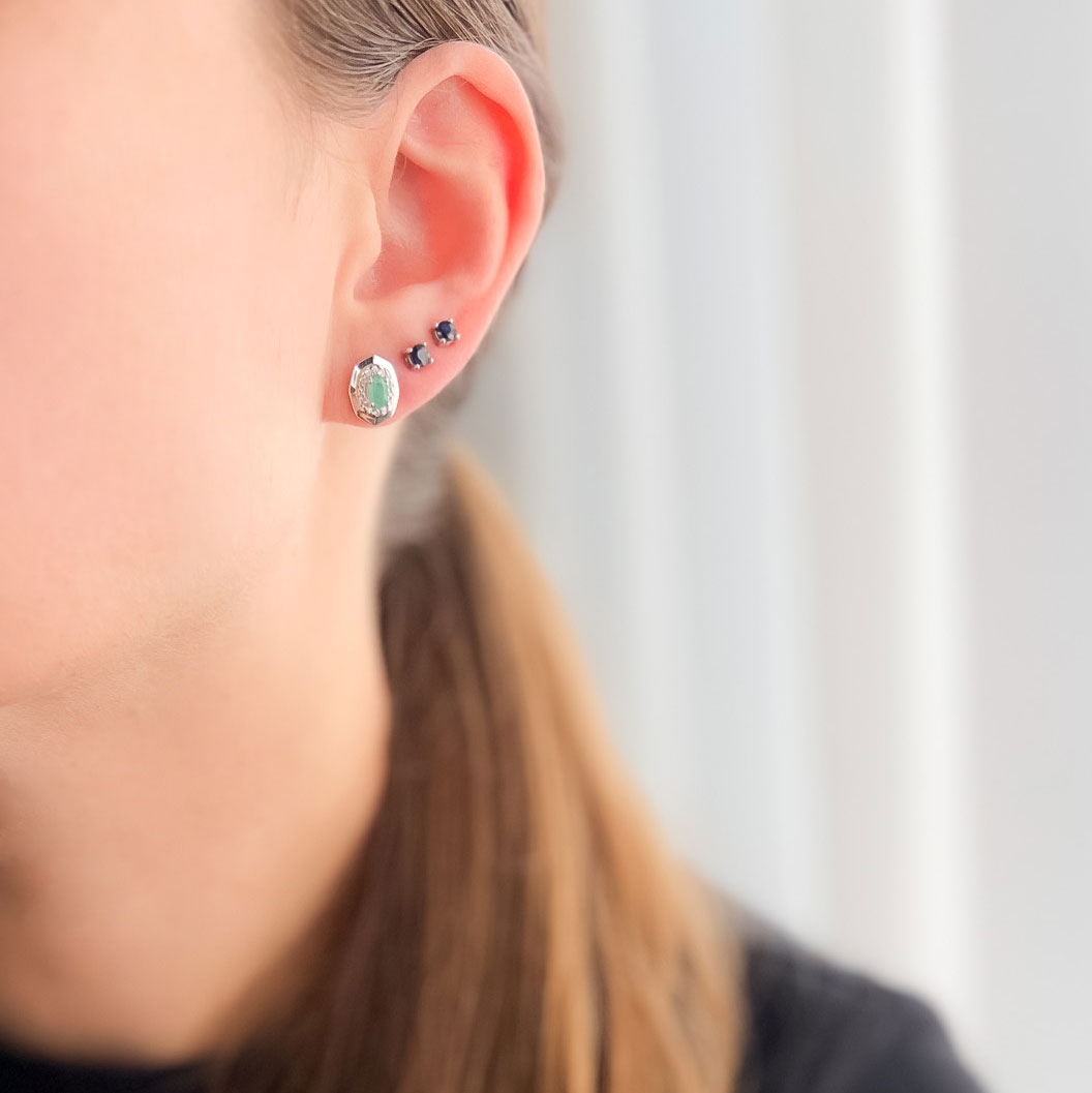 עגילי כסף "גפן" עם אבני אמרלד