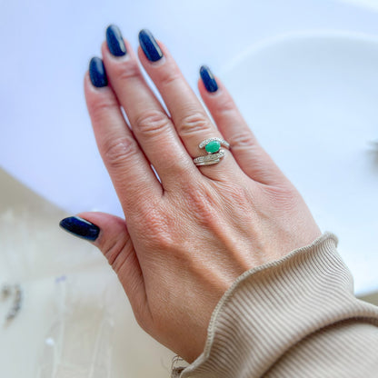 טבעת כסף "קטי" עם אבן אמרלד