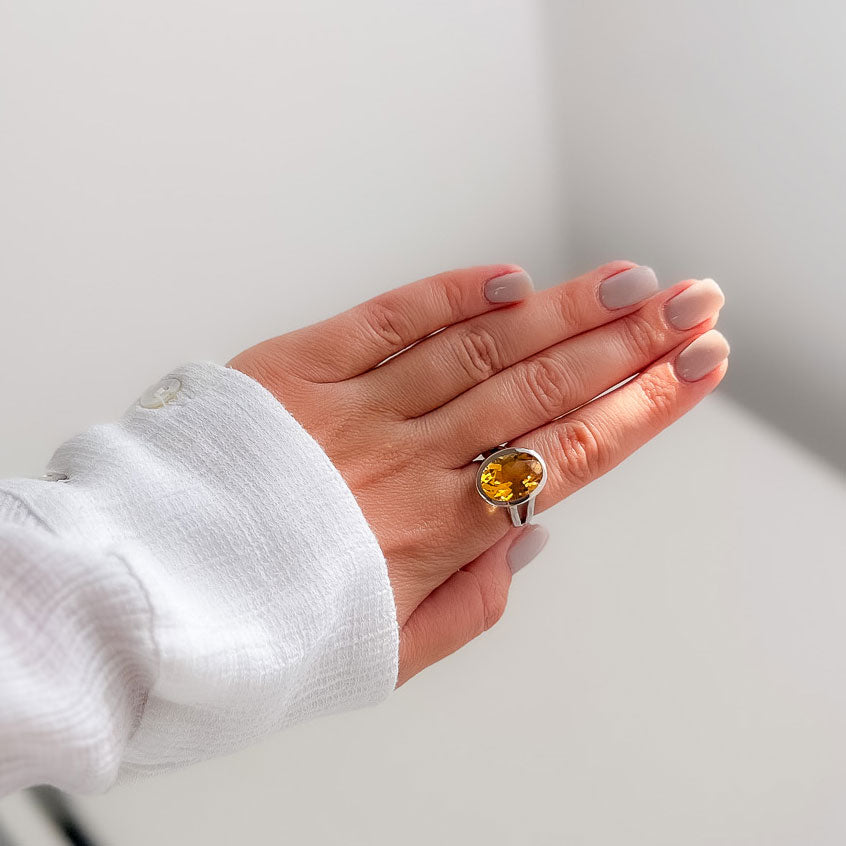 טבעת כסף שרליז עם אבן סטרין