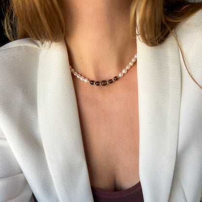 SHARON שרשרת פנינים עם אבני סמוקי קוורץ