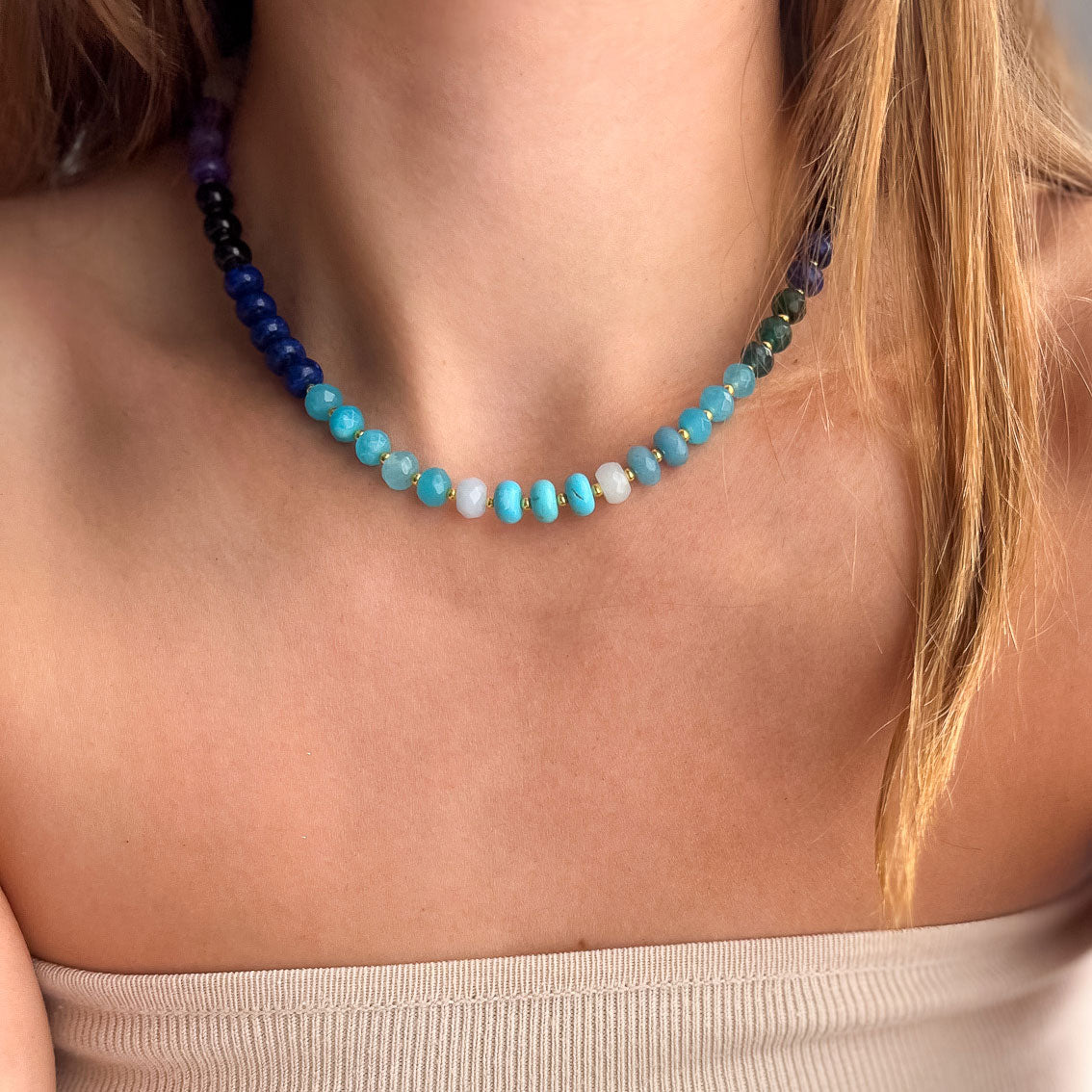 שרשרת לורן גדולה מאבני ג'ייד תכלת ואבני לאפיס