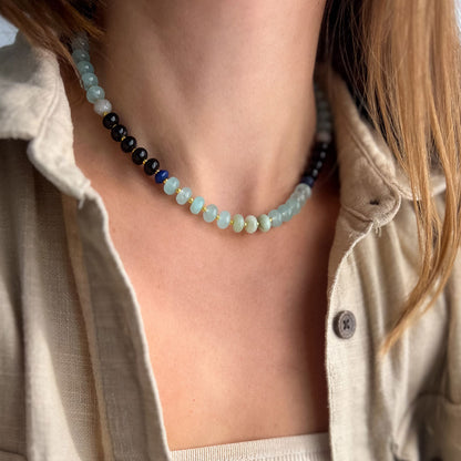 שרשרת לורן גדולה מאבני ג'ייד תכלת ואוניקס שחור