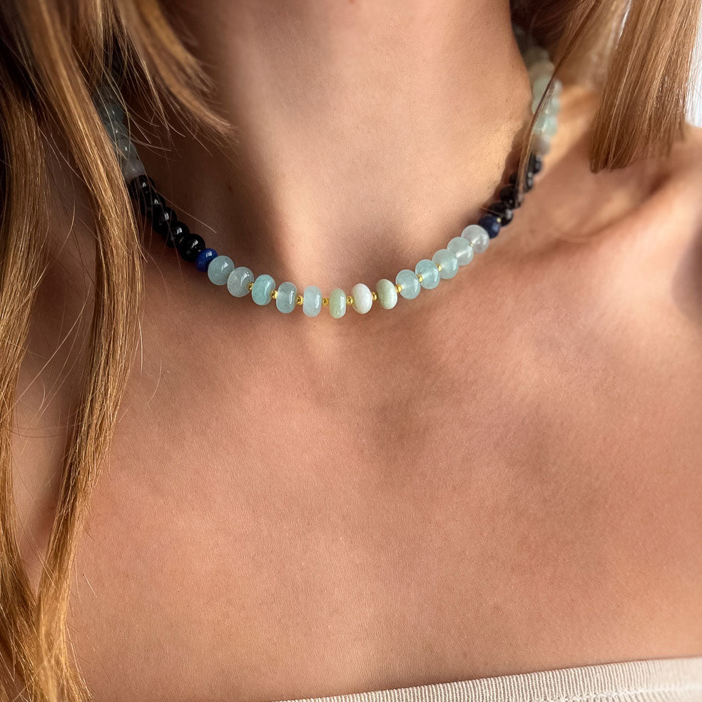 שרשרת לורן גדולה מאבני ג'ייד תכלת ואוניקס שחור