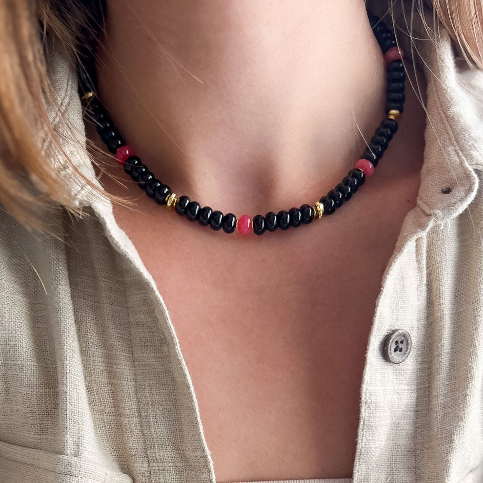 שרשרת לורן גדולה מאבני אוניקס שחור בגולד