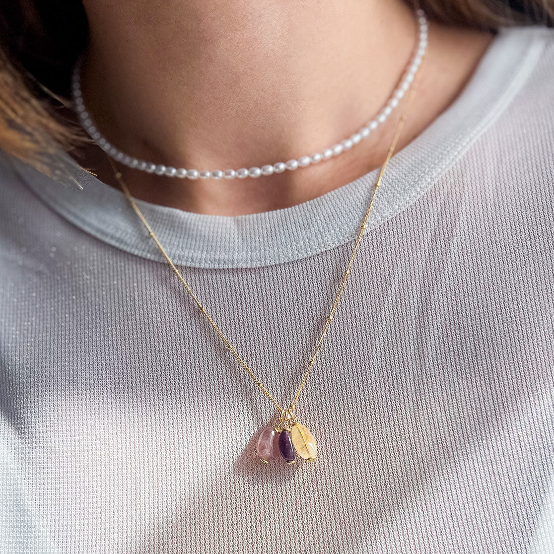 שרשרת עדינה מגולדפילד עם תליוני אבני חן