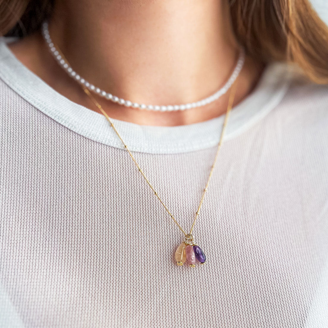 שרשרת עדינה מגולדפילד עם תליוני אבני חן