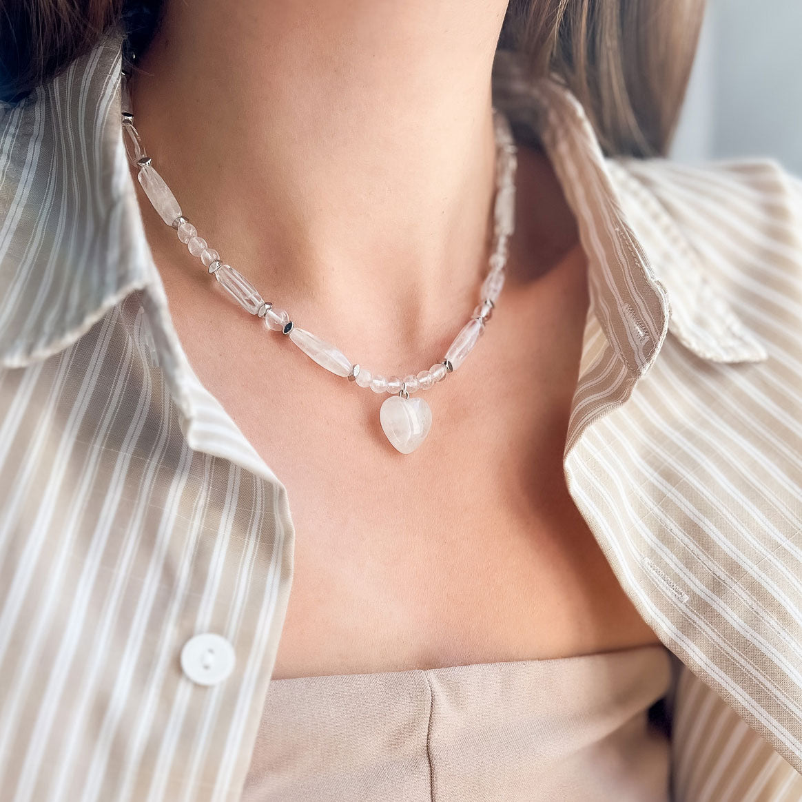 שרשרת אבני קריסטל קוורץ עם תליון לב