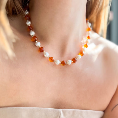 שרשרת ענבר בלטי בשילוב פנינים