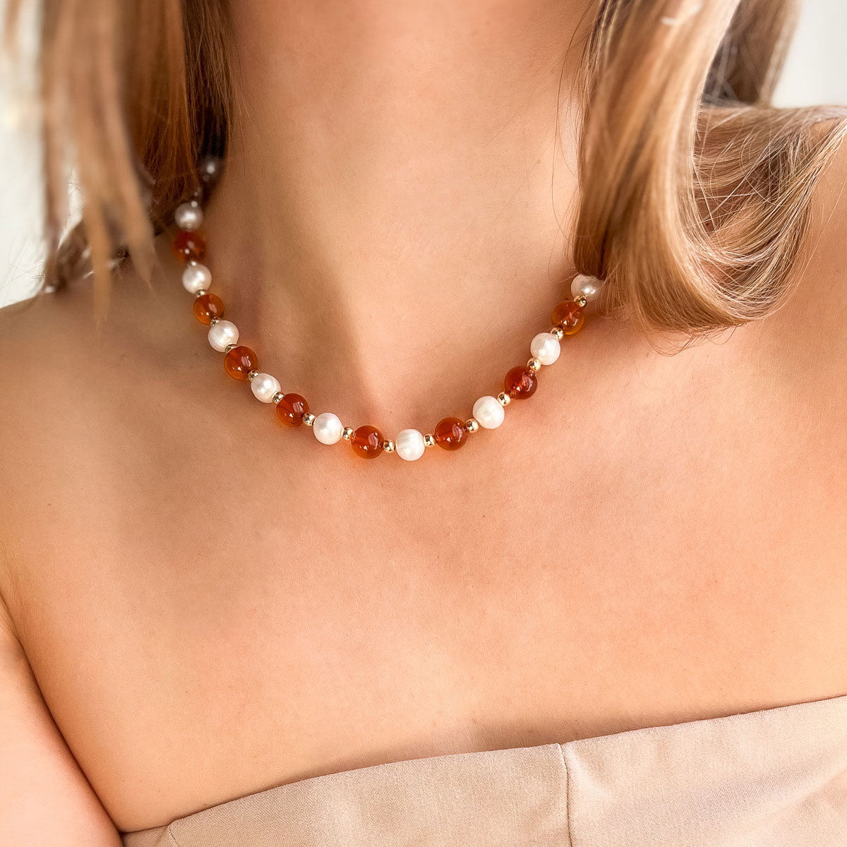 שרשרת ענבר בלטי בשילוב פנינים