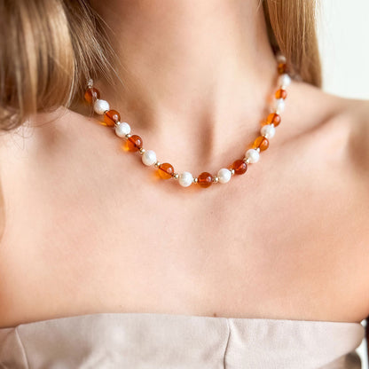 שרשרת ענבר בלטי בשילוב פנינים