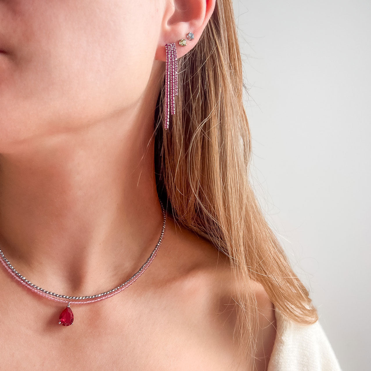 עגילי כסף עם אבני שפינל ורודות