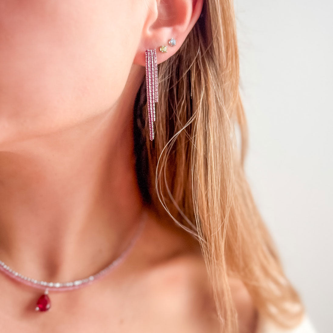 עגילי כסף עם אבני שפינל ורודות