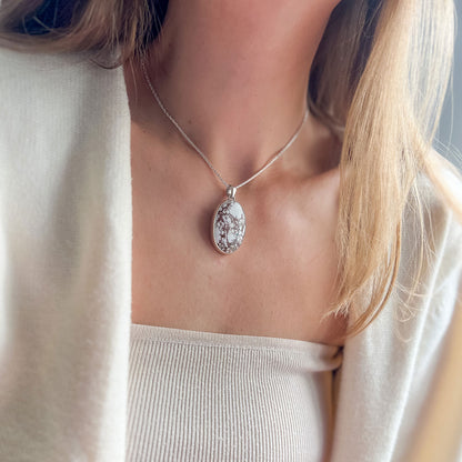 תליון "בנדי" עם אבן טורקיז לבנה