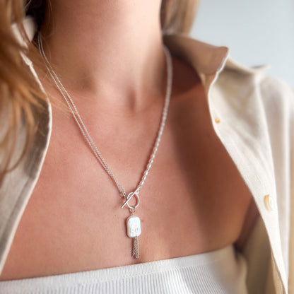 שרשרת "ג'יפסי" מכסף טהור ופנינים עם תליון פנינה מרובעת