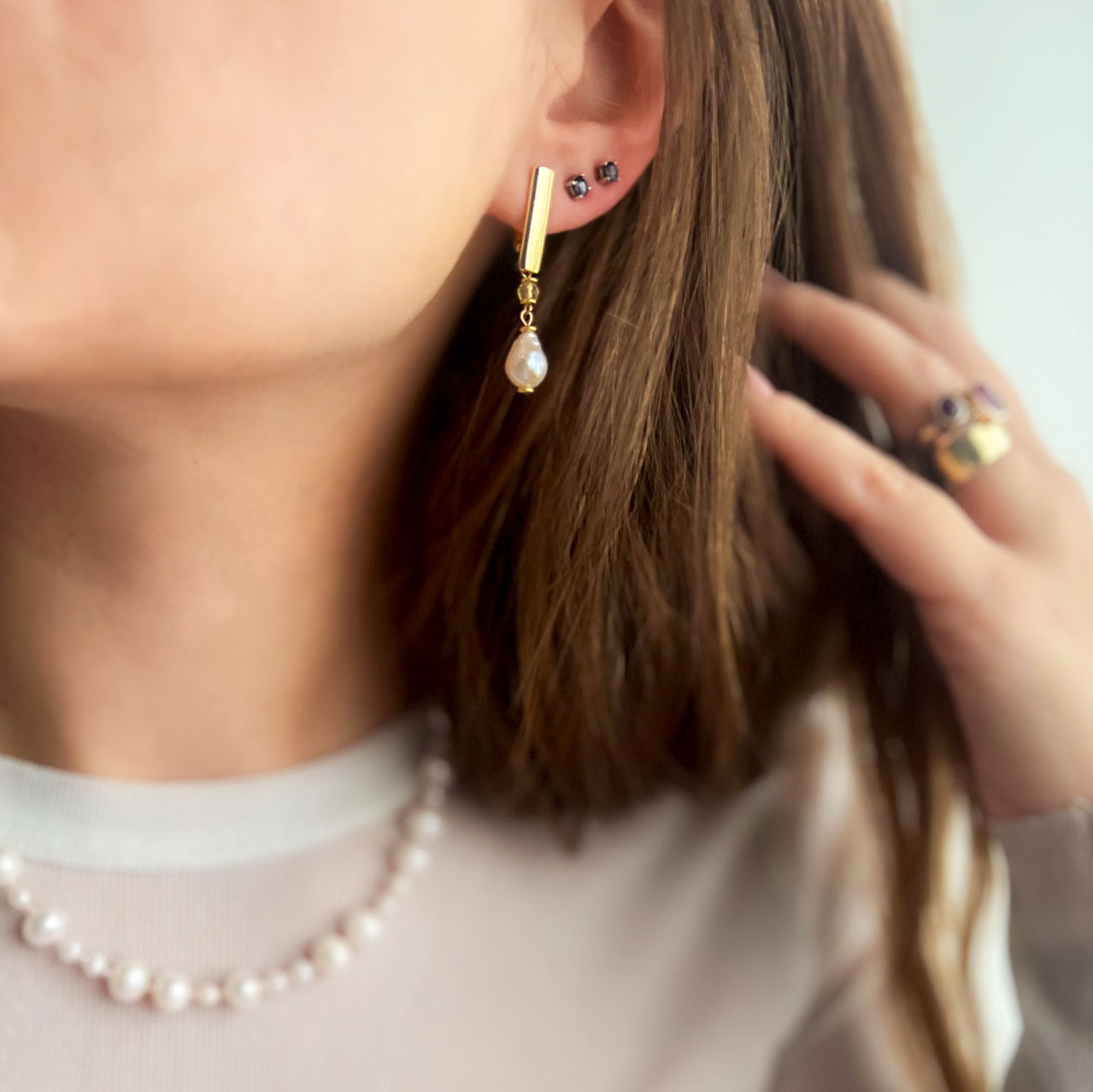 G עגילי פנינה עם אבני סטרין מיילי