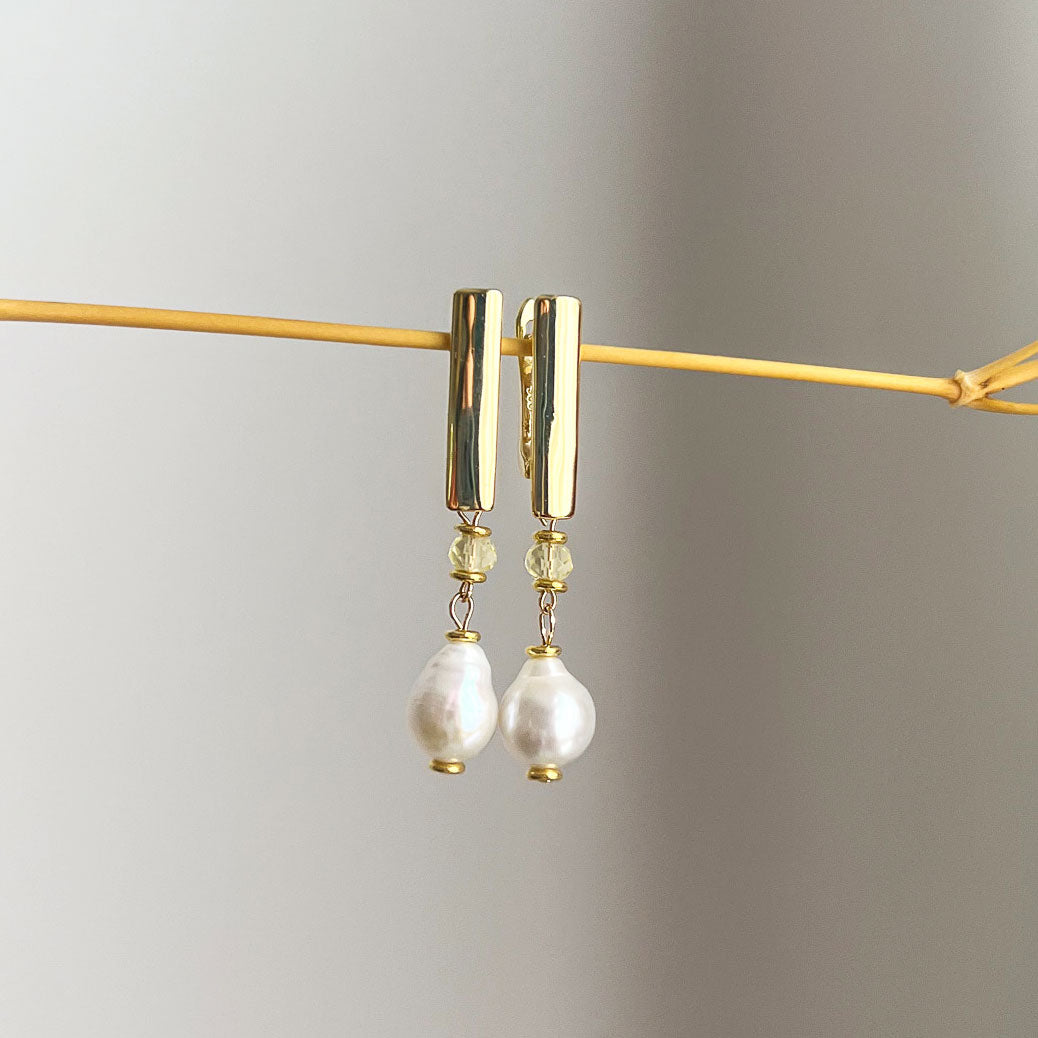 G עגילי פנינה עם אבני סטרין מיילי