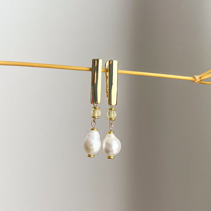 G עגילי פנינה עם אבני סטרין מיילי