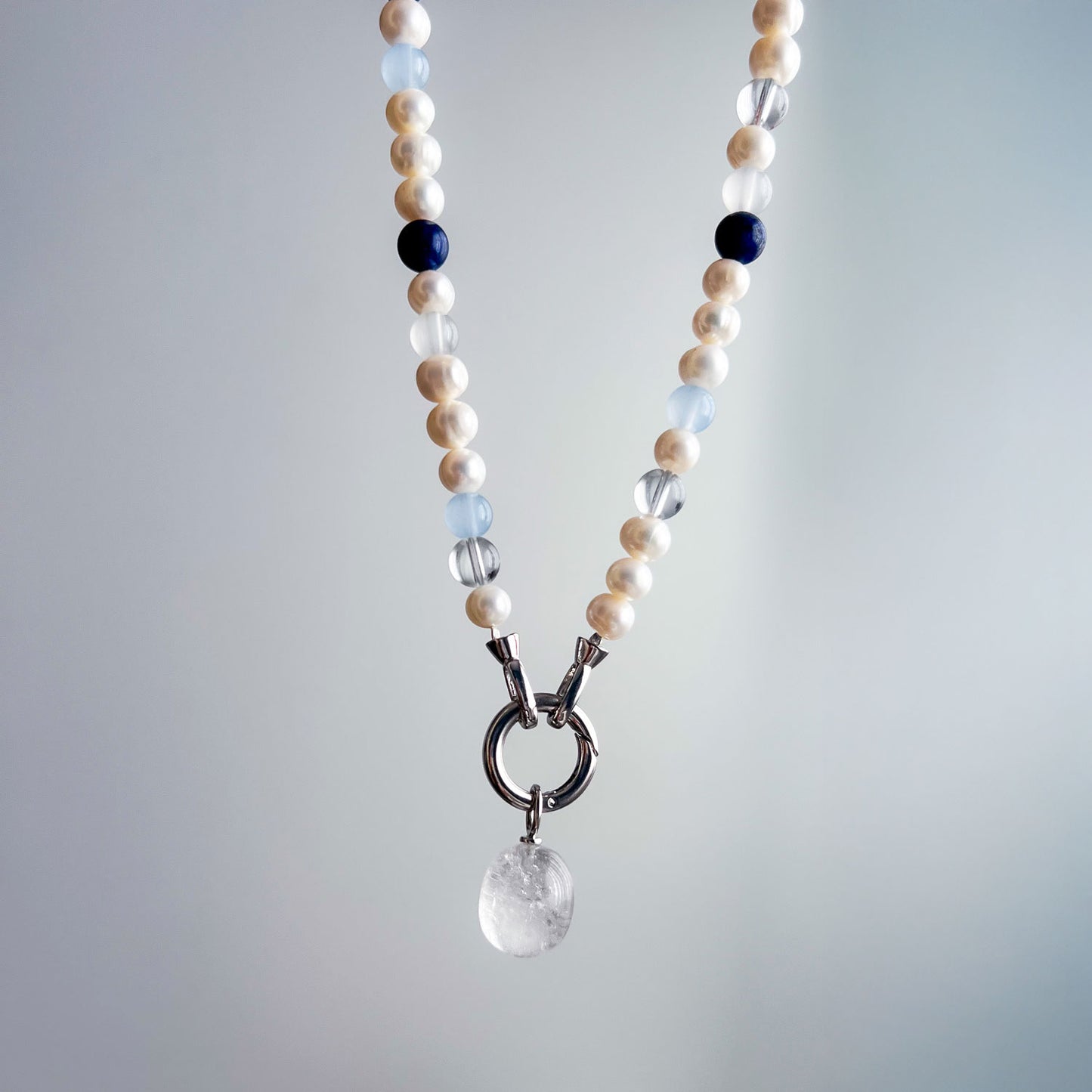 שרשרת פנינים עם אבני אגת ותליון קריסטל קוורץ