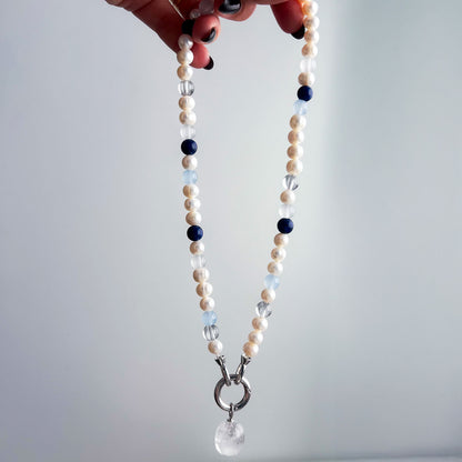 שרשרת פנינים עם אבני אגת ותליון קריסטל קוורץ