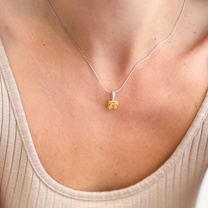 תליון כסף "רונה" עם אבן סטרין