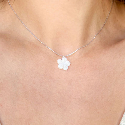 שרשרת נחש עדינה מכסף טהור 925 עם תליון פרח דובדבן מצדף